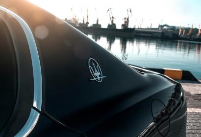 Прокат преимум седана Maserati Quattroporte V8 с водителем в Одессе
