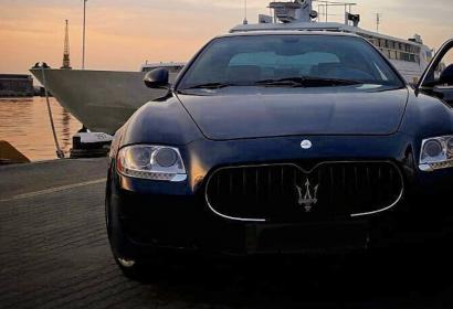 Прокат преимум седана Maserati Quattroporte V8 с водителем в Одессе