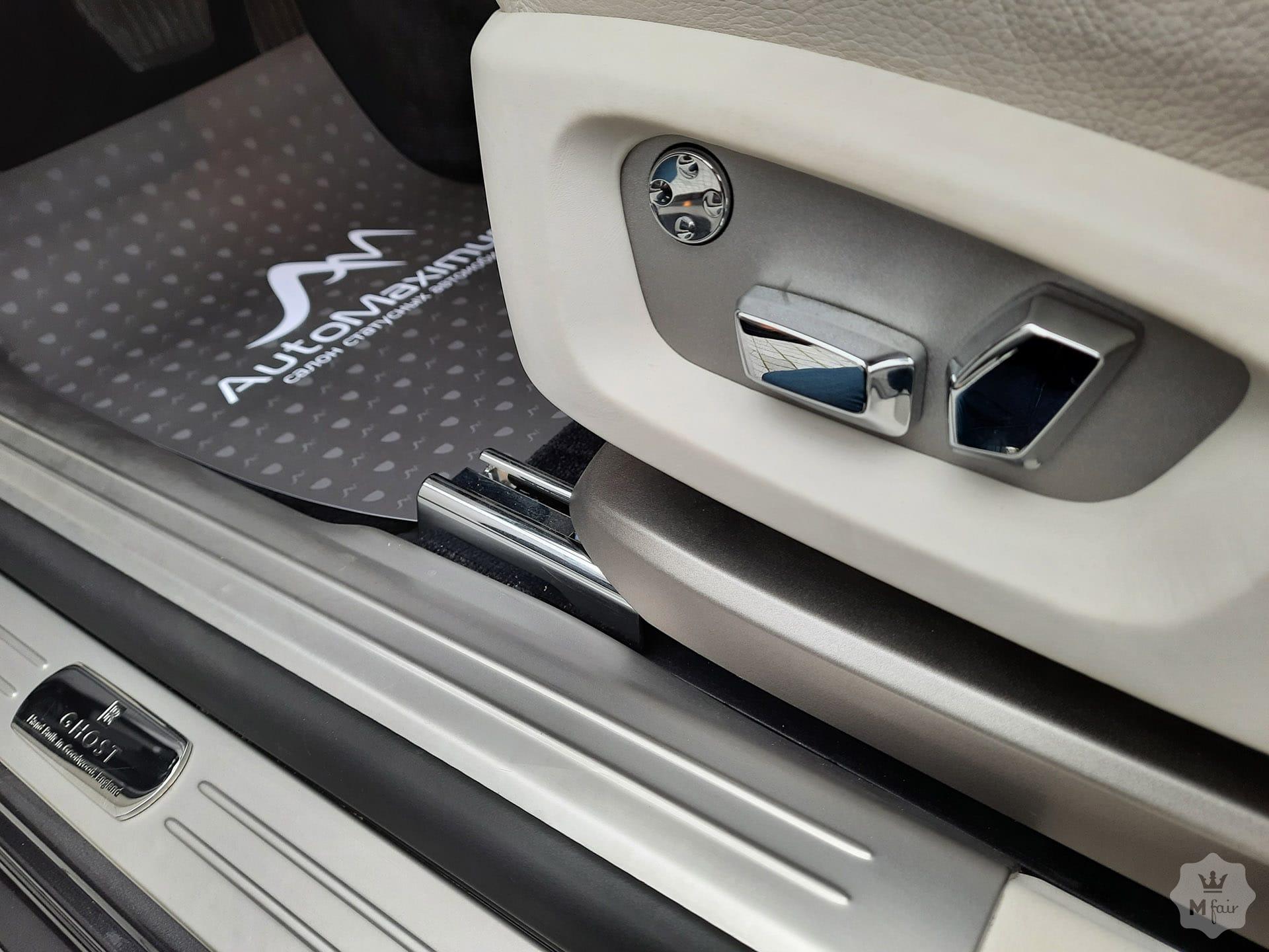 Продажа официального Rolls-Royce Ghost '2013 в Киеве