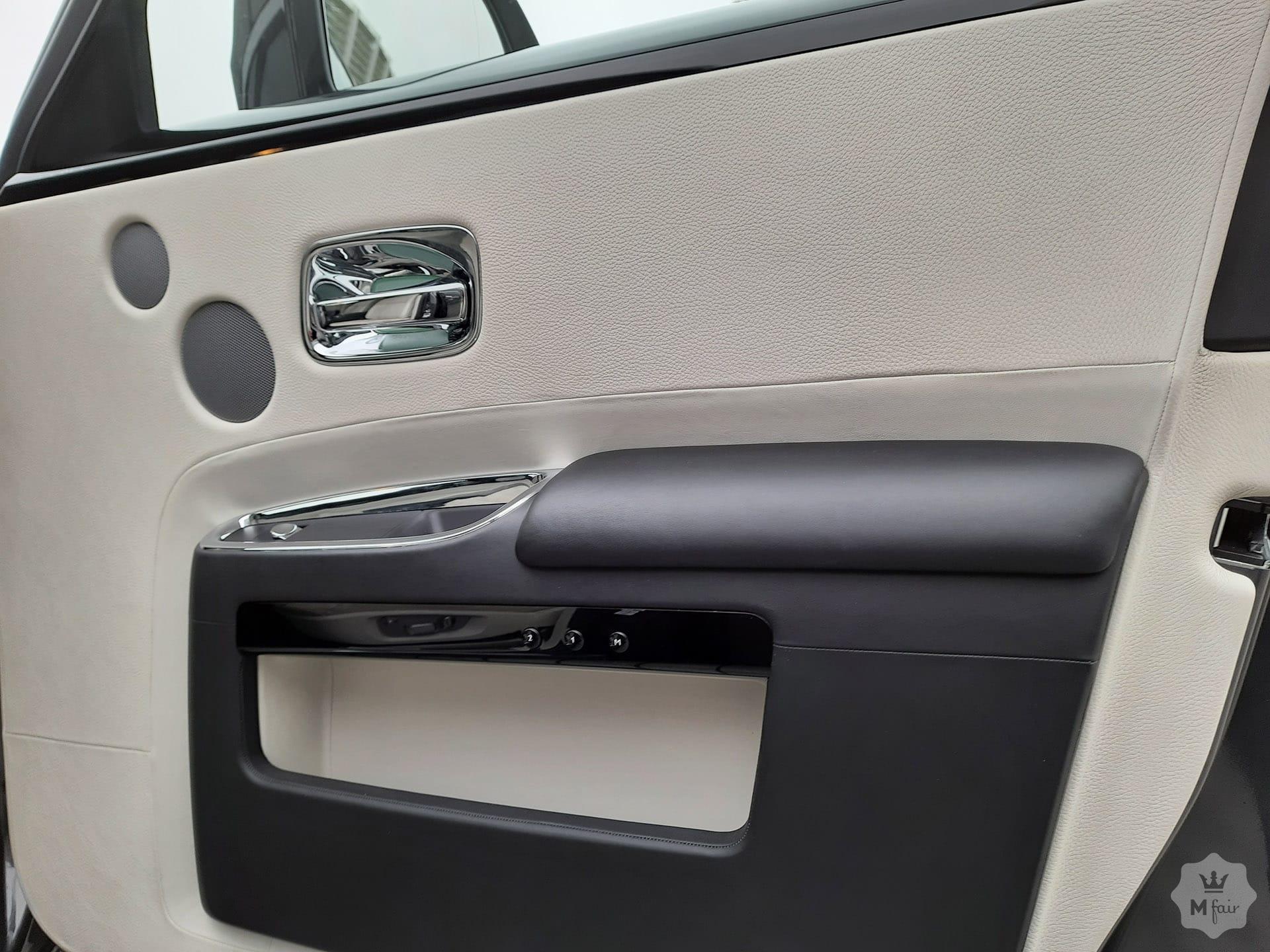 Продажа официального Rolls-Royce Ghost '2013 в Киеве