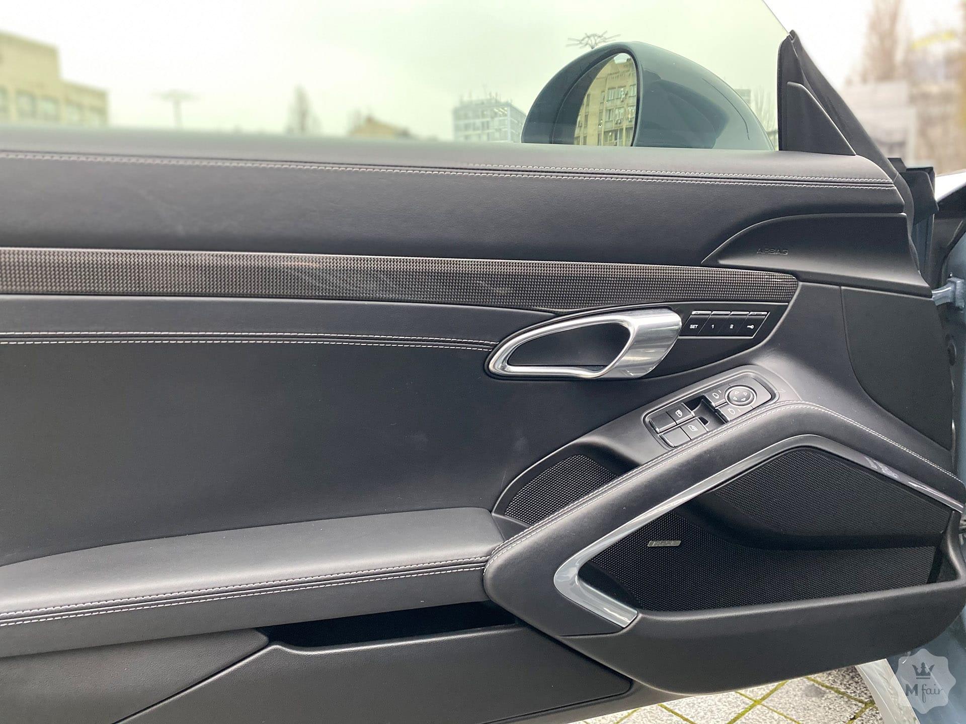 Продажа спорткара Porsche 911 Carrera 4 '2017 в Киеве