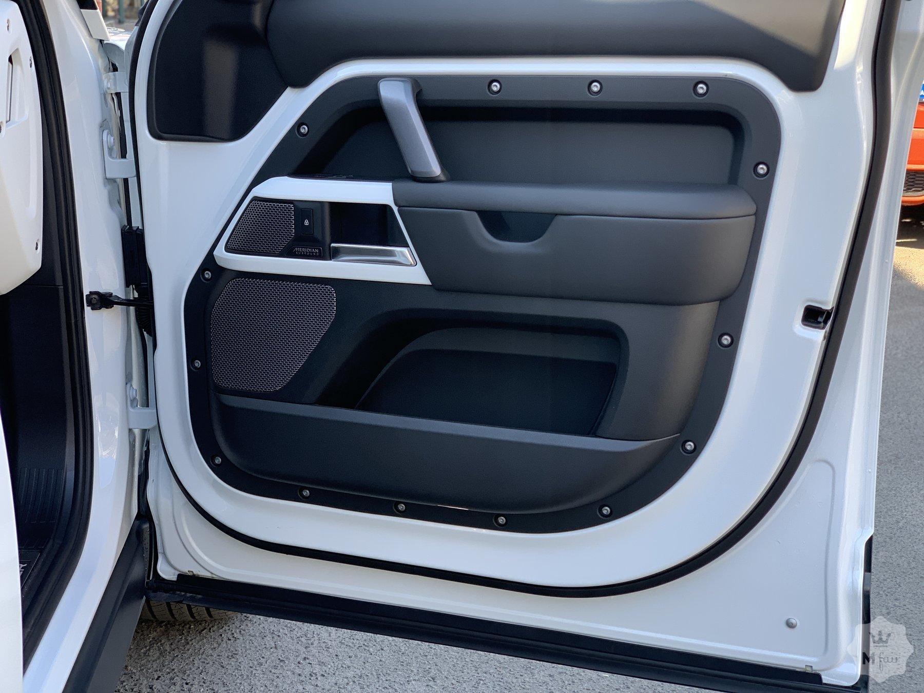 Продажа нового Land Rover Defender P400 X-Dynamic '2021 в Киеве