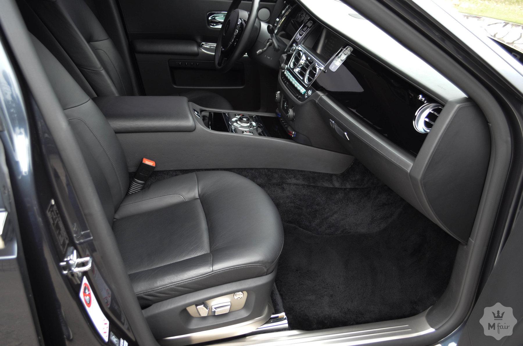 Продажа официального Rolls-Royce Ghost '2010 в Киеве