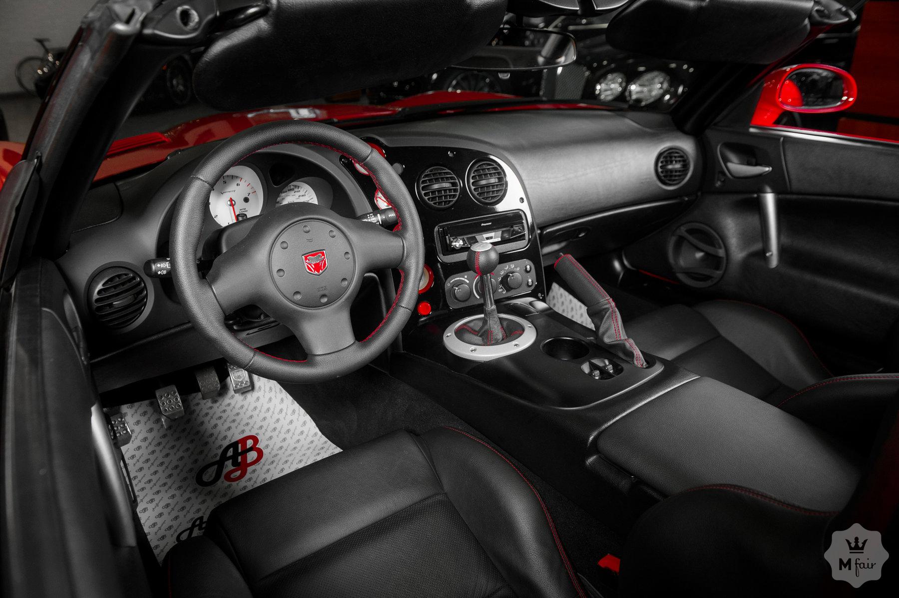 Продажа кабриолета Dodge Viper SRT 10 8.3 MT '2003 в Одессе