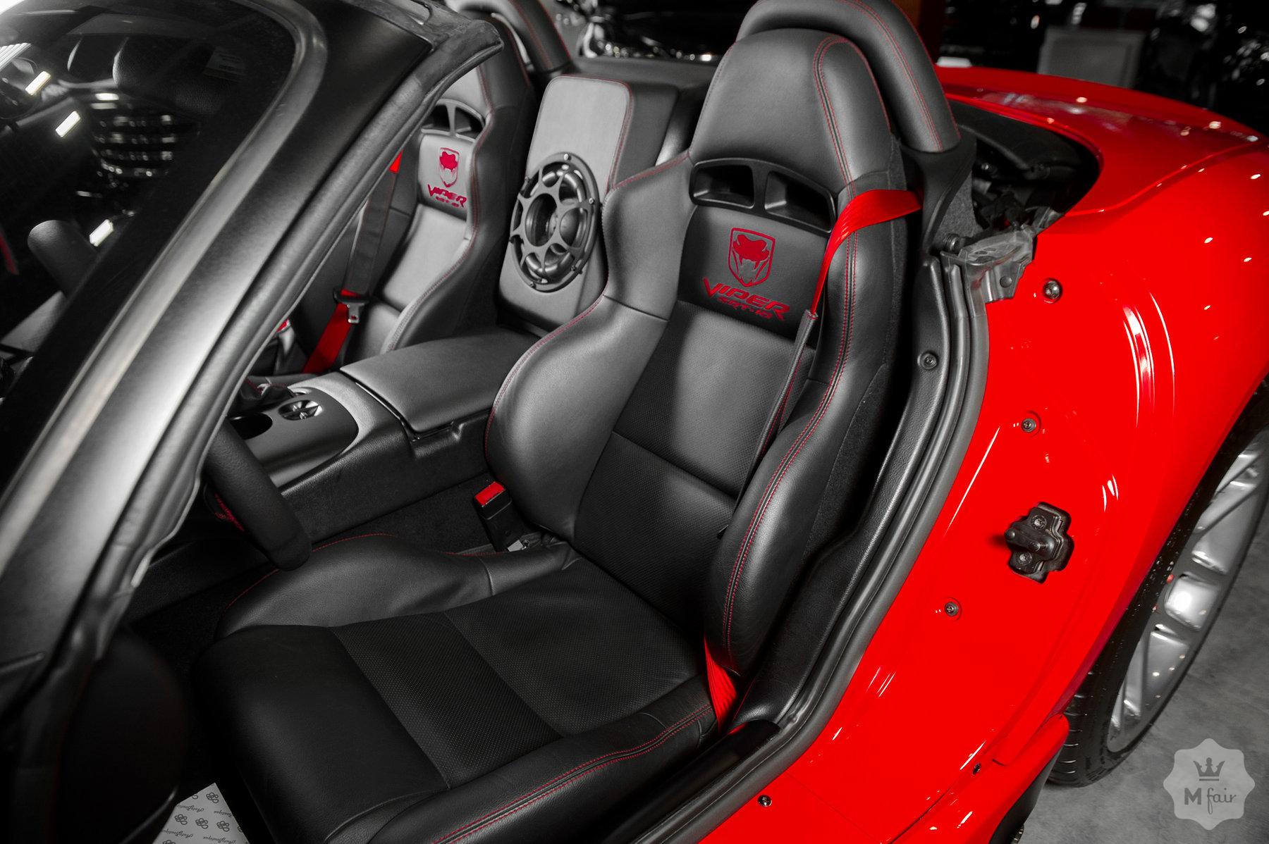 Продажа кабриолета Dodge Viper SRT 10 8.3 MT '2003 в Одессе