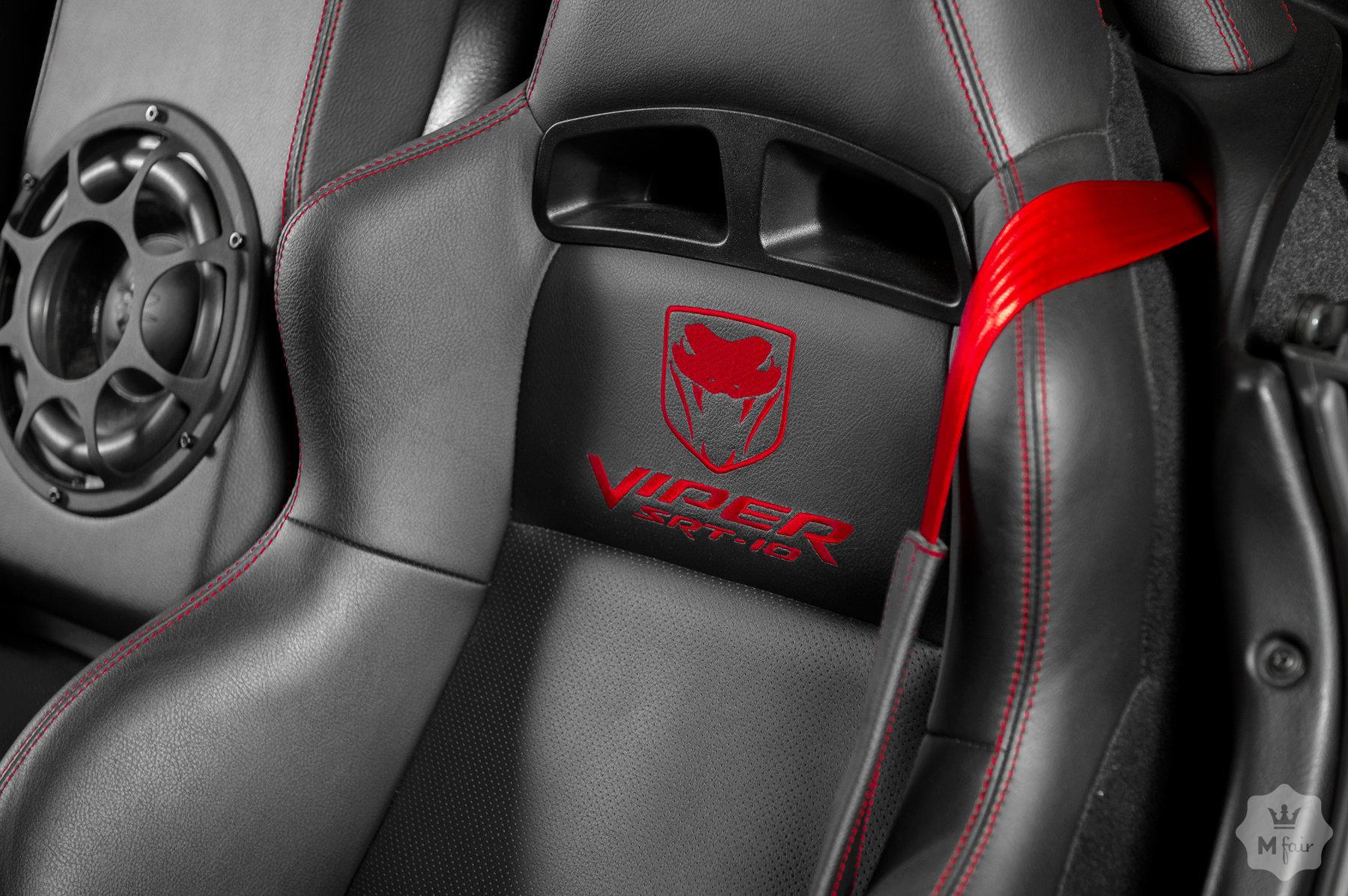 Продажа кабриолета Dodge Viper SRT 10 8.3 MT '2003 в Одессе