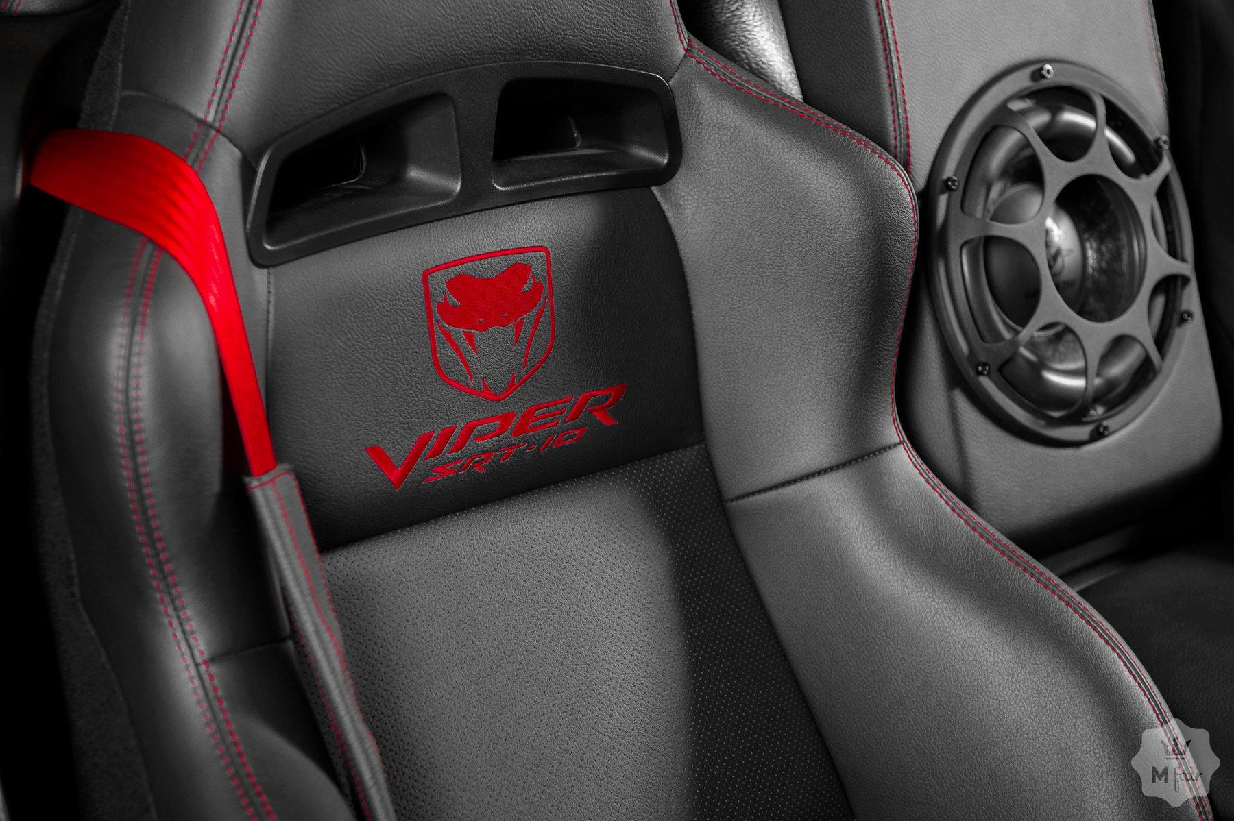 Продажа кабриолета Dodge Viper SRT 10 8.3 MT '2003 в Одессе