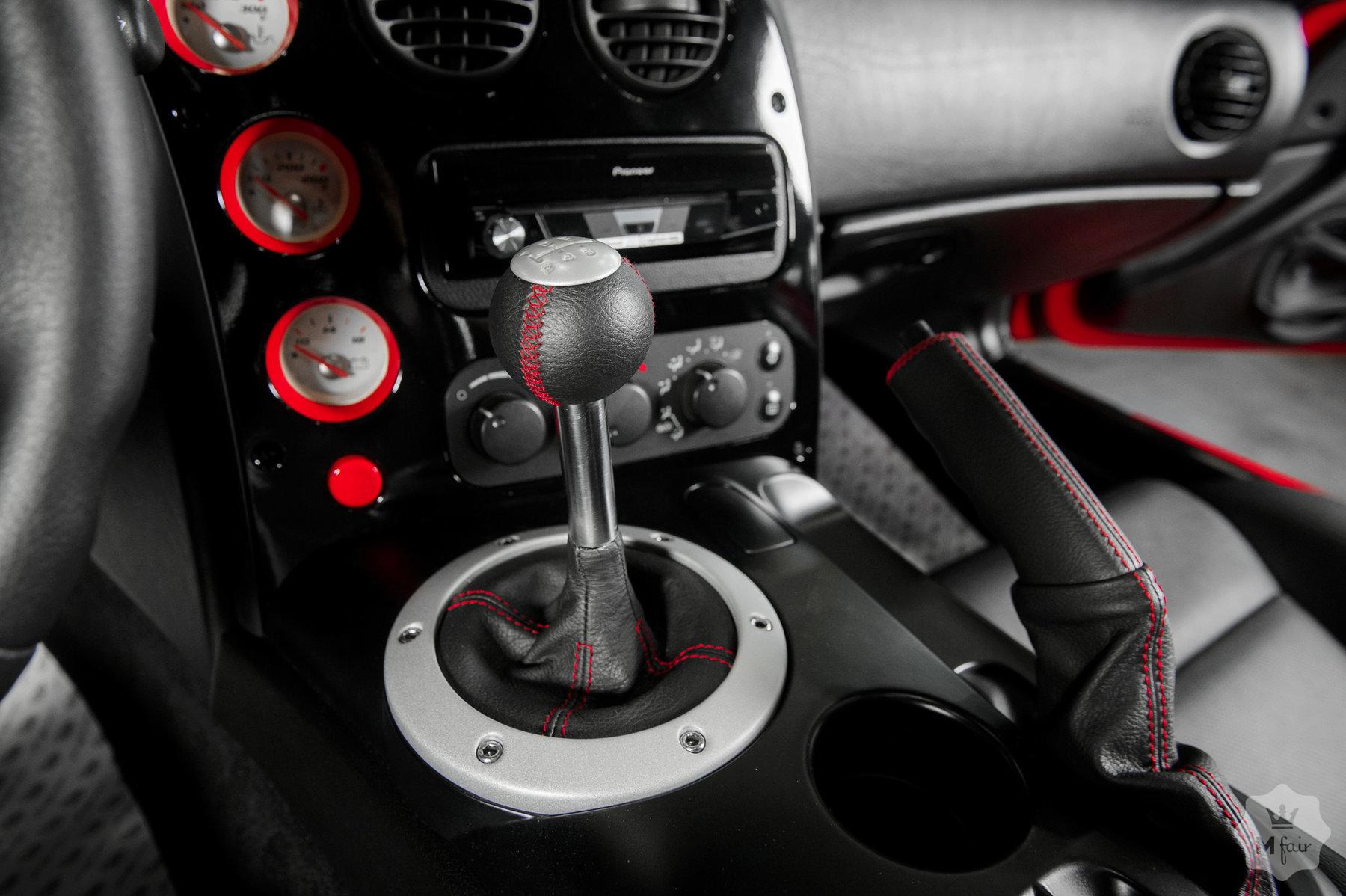 Продажа кабриолета Dodge Viper SRT 10 8.3 MT '2003 в Одессе