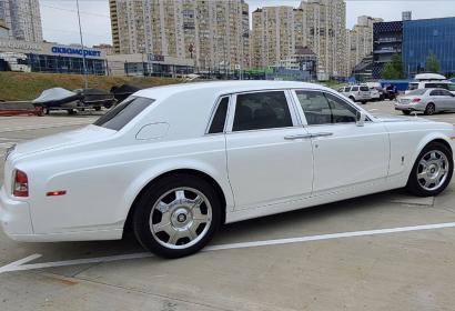Прокат белого Rolls-Royce Phantom с водителем в Киеве