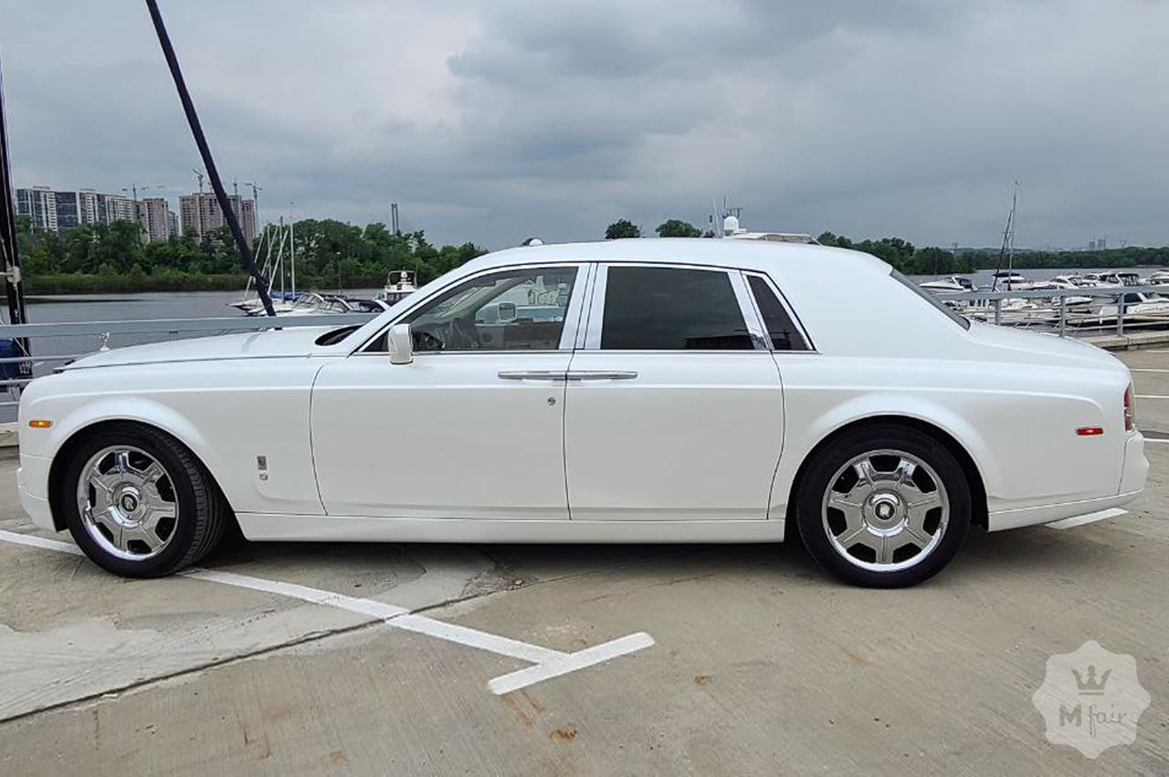Прокат белого Rolls-Royce Phantom с водителем в Киеве