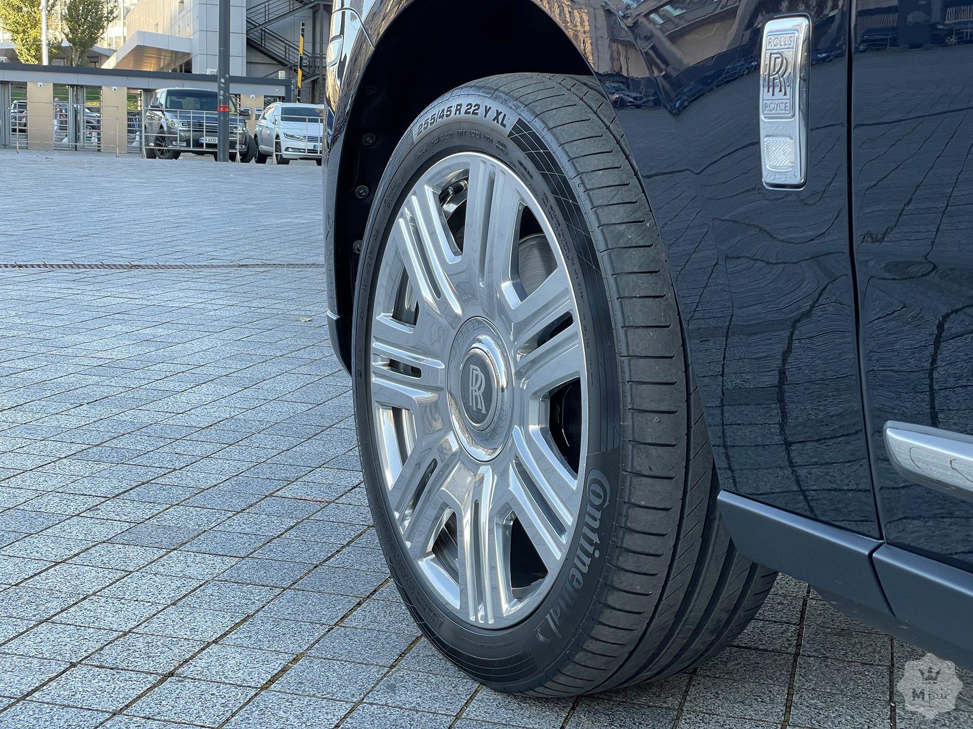 Продажа внедорожника Rolls Royce Cullinan Bespoke '2019 в Киеве