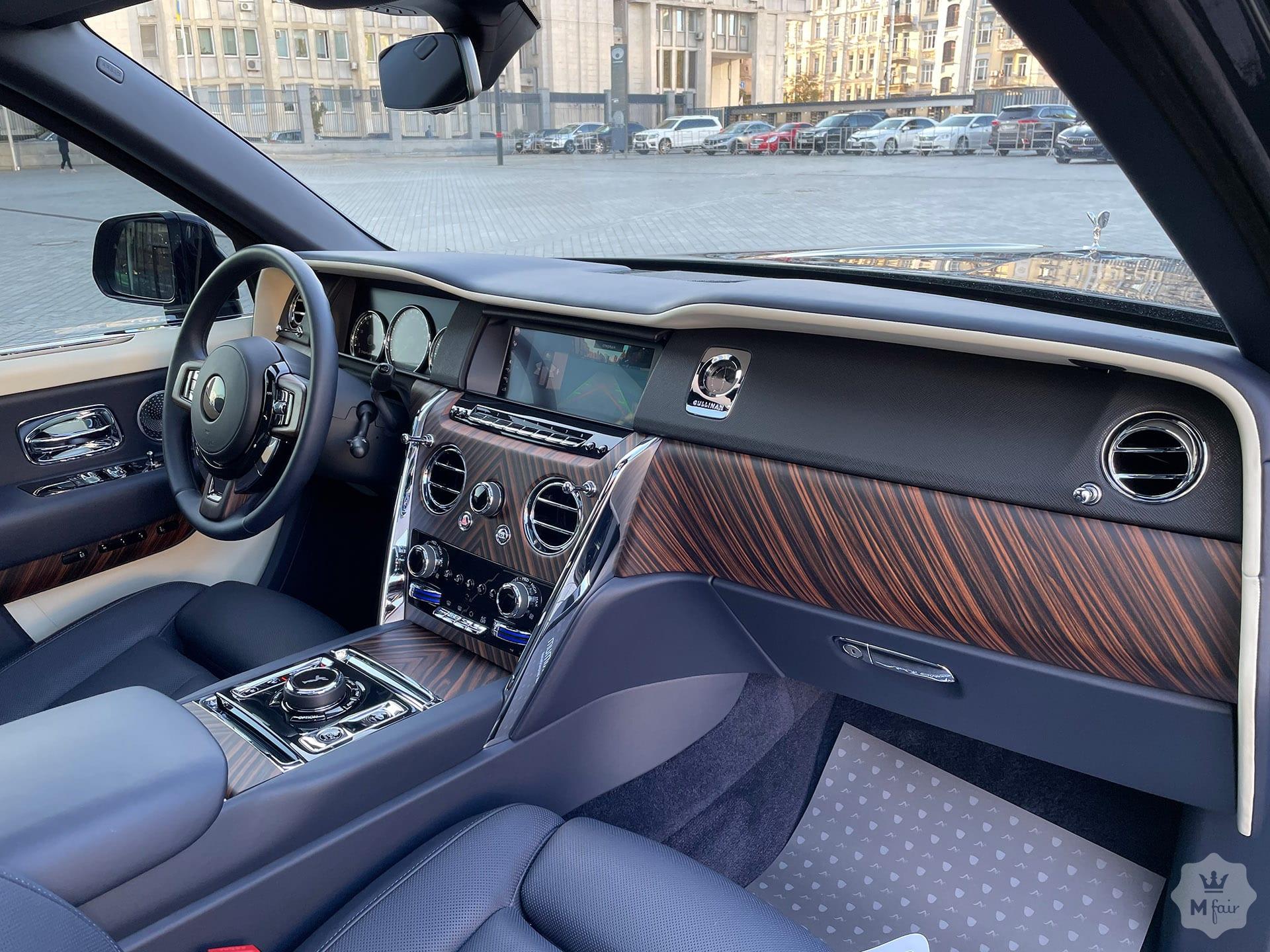 Продажа внедорожника Rolls Royce Cullinan Bespoke '2019 в Киеве