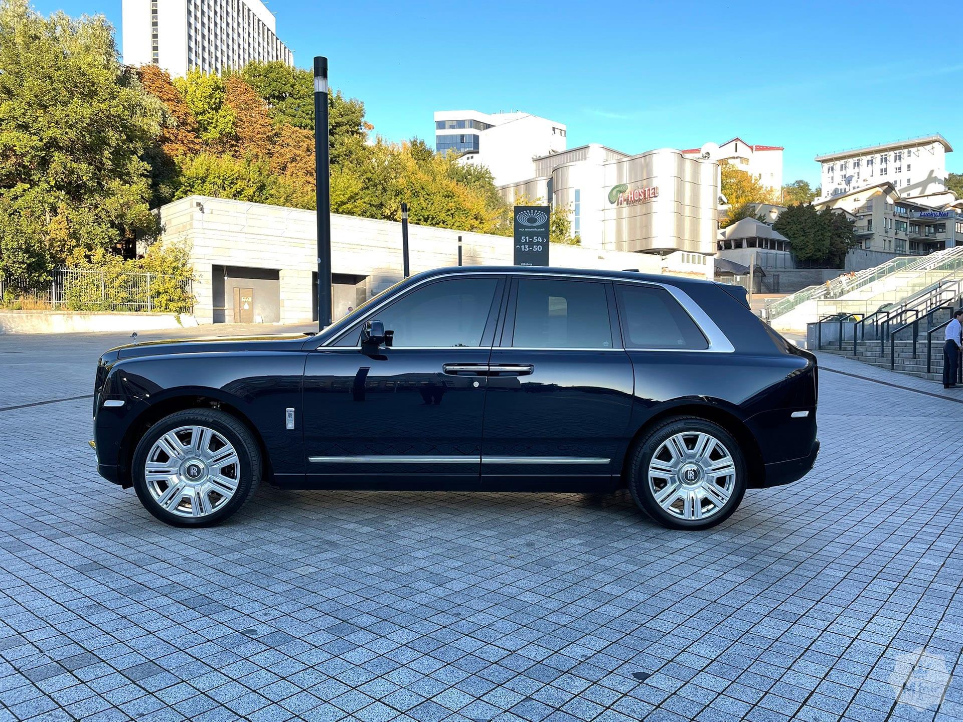 Продажа внедорожника Rolls Royce Cullinan Bespoke '2019 в Киеве