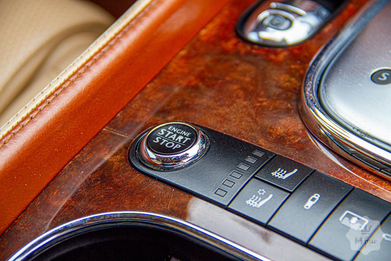 Прокат люкс седана Bentley Continental Flying Spur W12 '2015 в Киеве