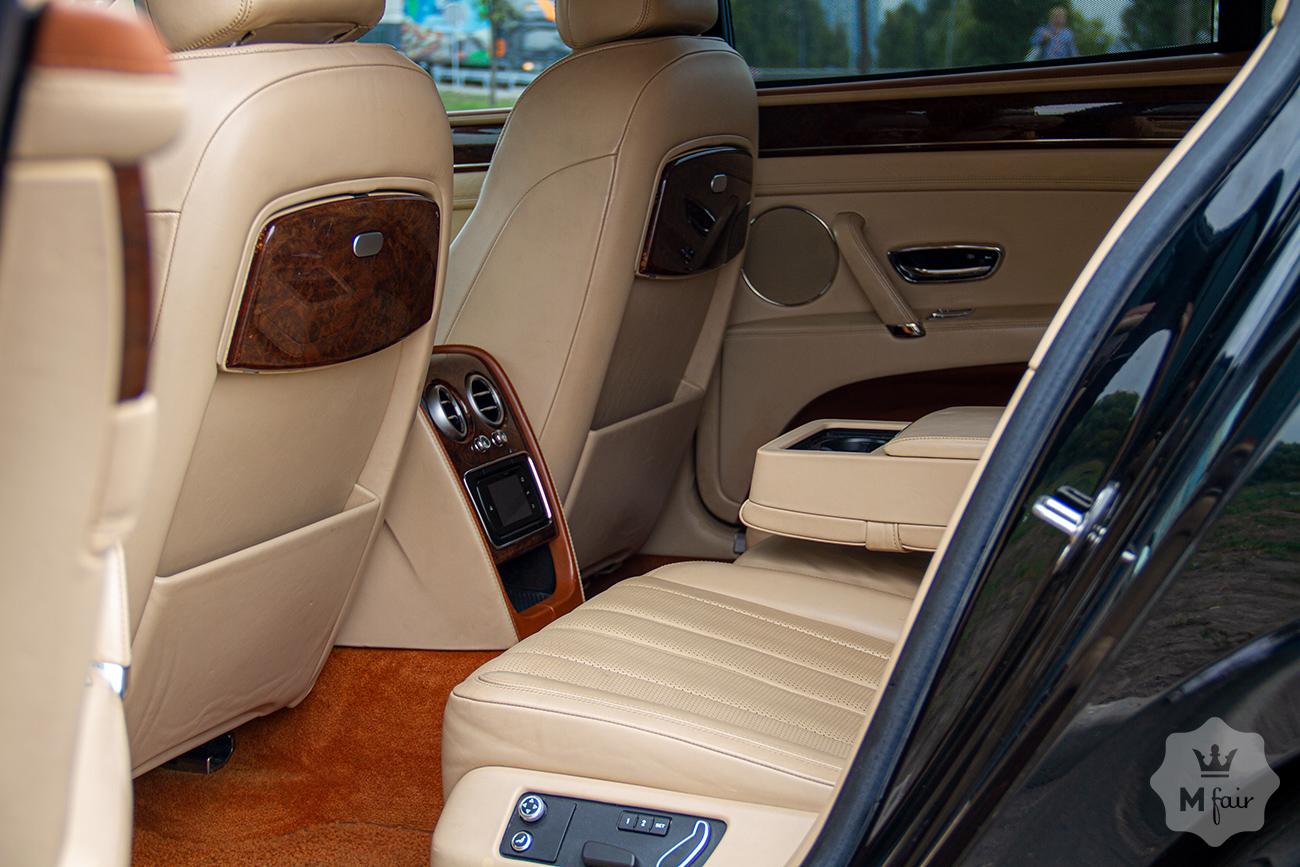Прокат люкс седана Bentley Continental Flying Spur W12 '2015 в Киеве