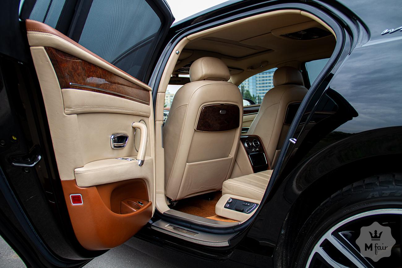 Прокат люкс седана Bentley Continental Flying Spur W12 '2015 в Киеве