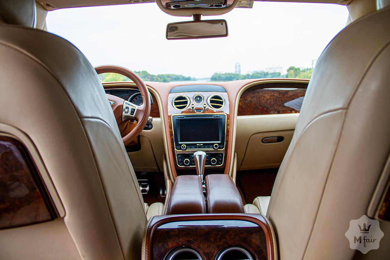 Прокат люкс седана Bentley Continental Flying Spur W12 '2015 в Киеве