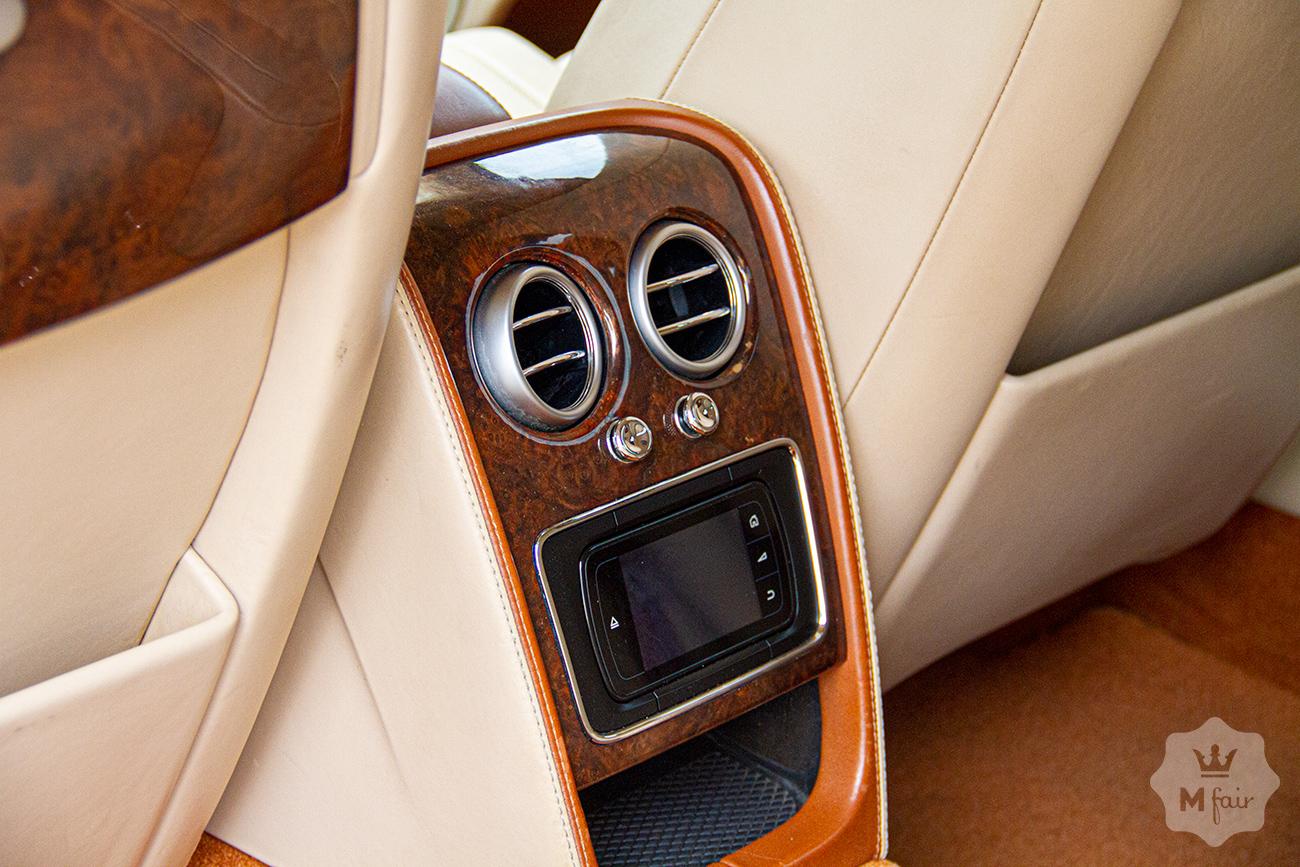 Прокат люкс седана Bentley Continental Flying Spur W12 '2015 в Киеве