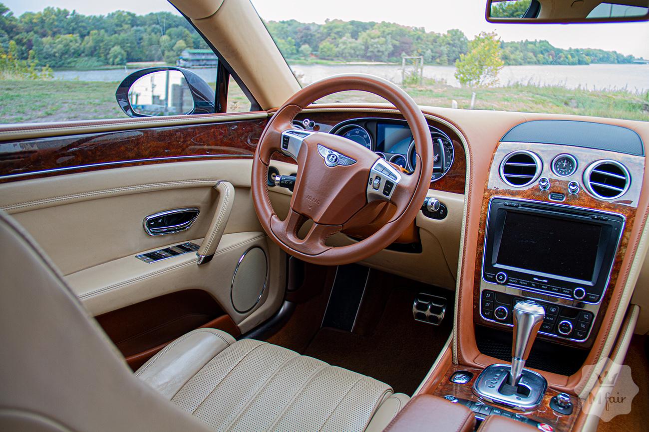 Прокат люкс седана Bentley Continental Flying Spur W12 '2015 в Киеве