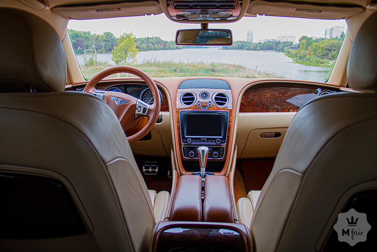 Прокат люкс седана Bentley Continental Flying Spur W12 '2015 в Киеве