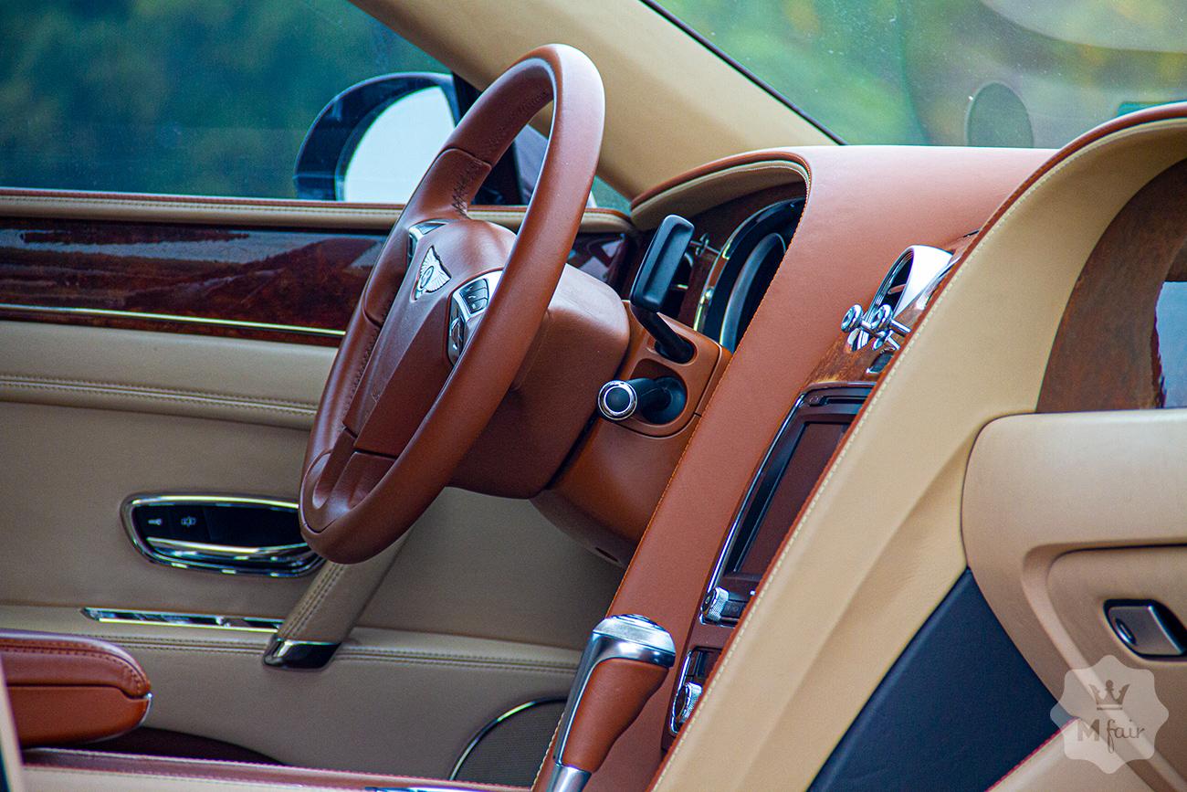 Прокат люкс седана Bentley Continental Flying Spur W12 '2015 в Киеве