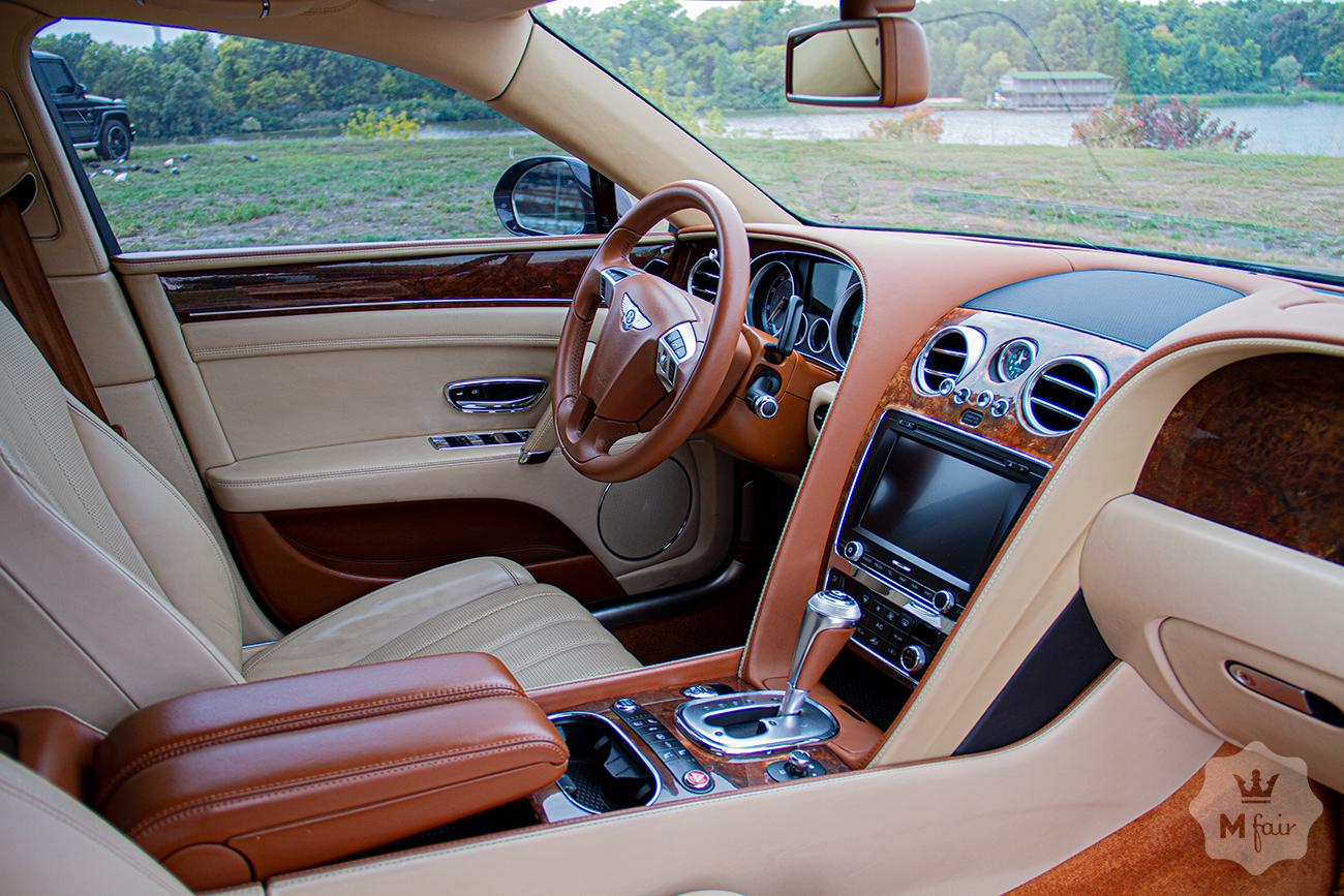 Прокат люкс седана Bentley Continental Flying Spur W12 '2015 в Киеве