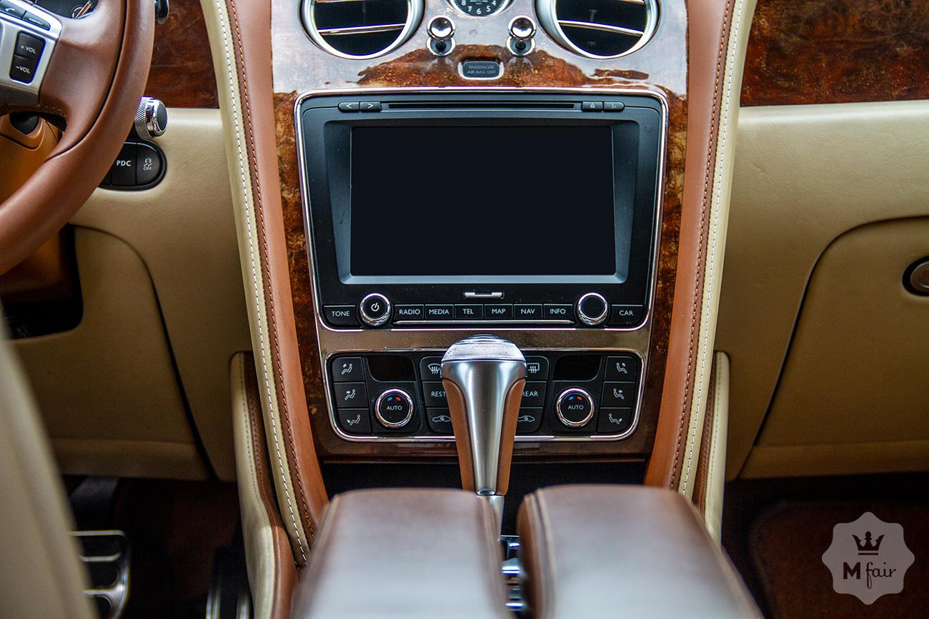 Прокат люкс седана Bentley Continental Flying Spur W12 '2015 в Киеве