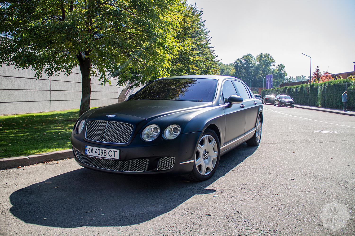Прокат седана Bentley Continental Flying Spur с водителем в Киеве