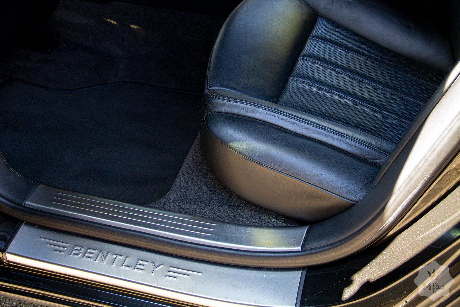 Прокат седана Bentley Continental Flying Spur с водителем в Киеве