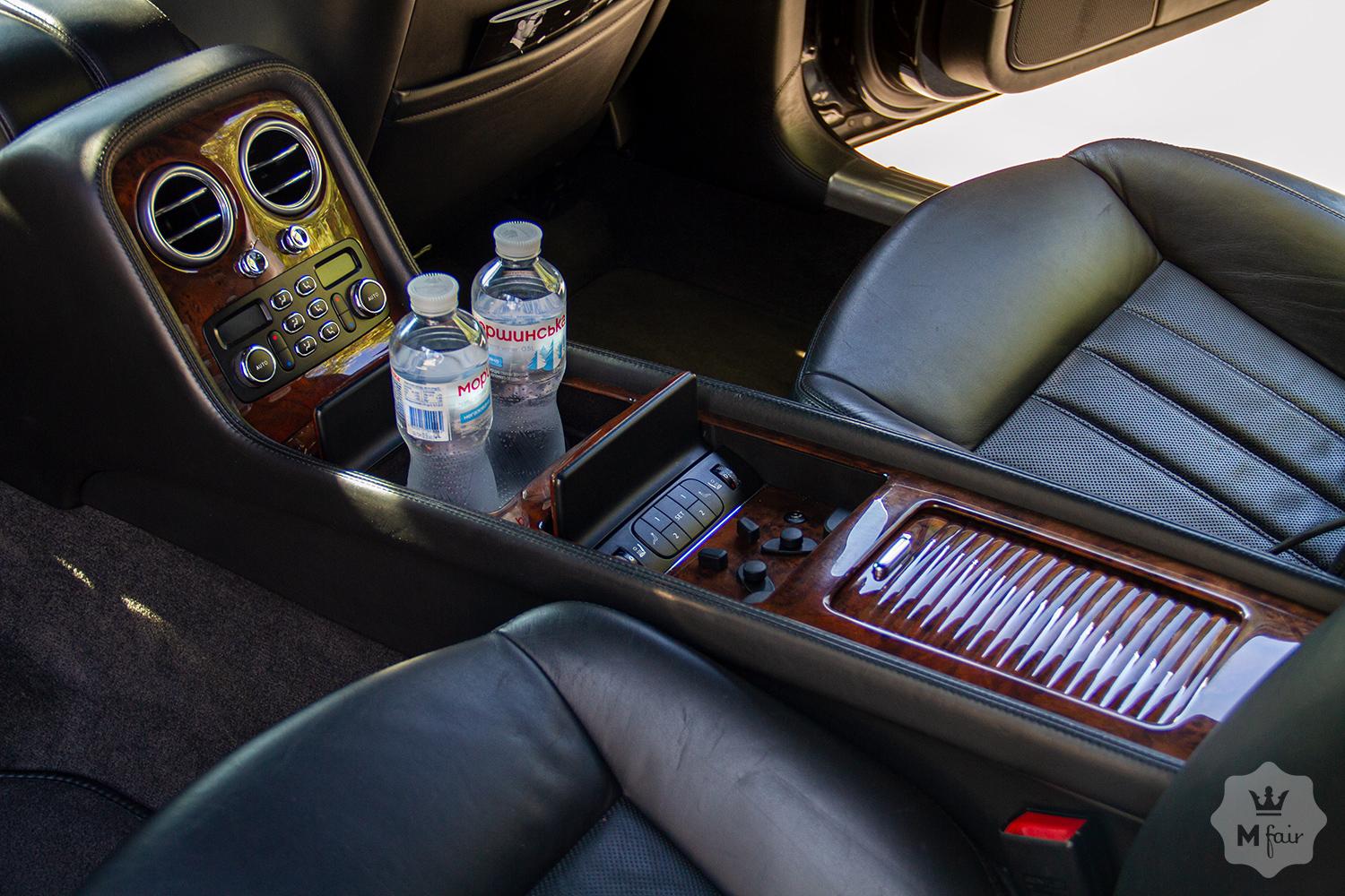 Прокат седана Bentley Continental Flying Spur с водителем в Киеве