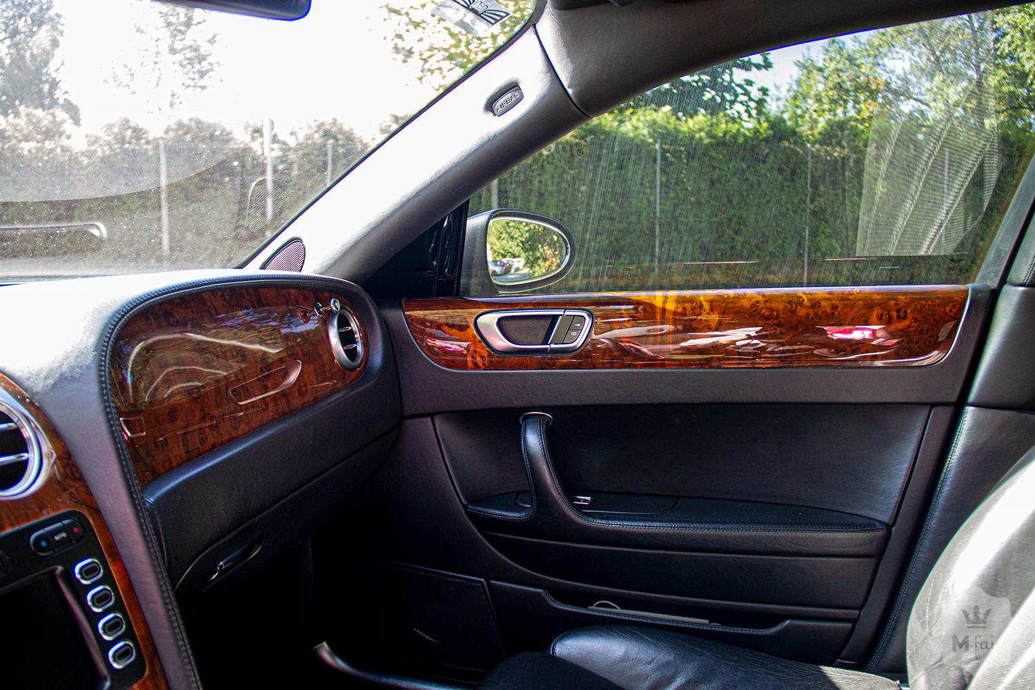 Прокат седана Bentley Continental Flying Spur с водителем в Киеве