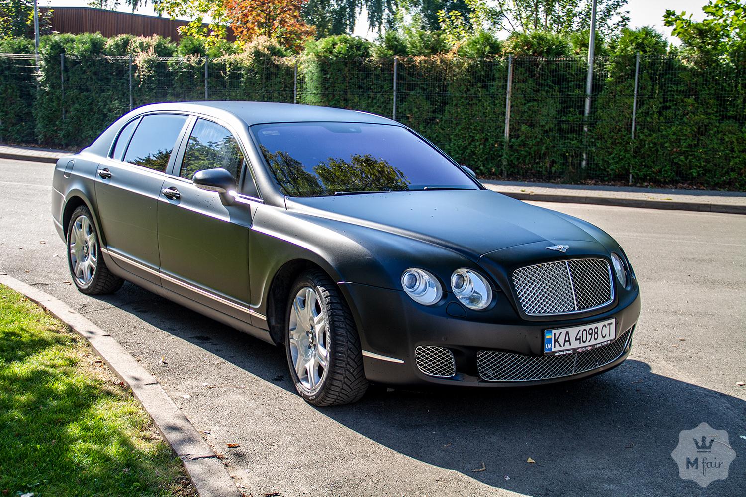 Прокат седана Bentley Continental Flying Spur с водителем в Киеве