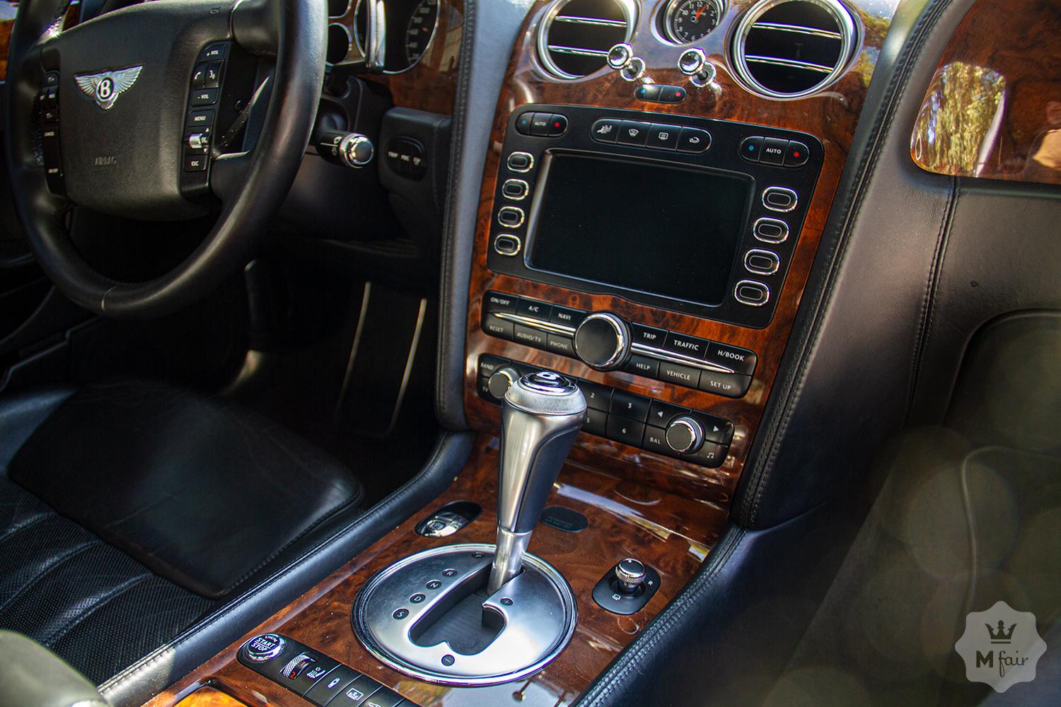 Прокат седана Bentley Continental Flying Spur с водителем в Киеве