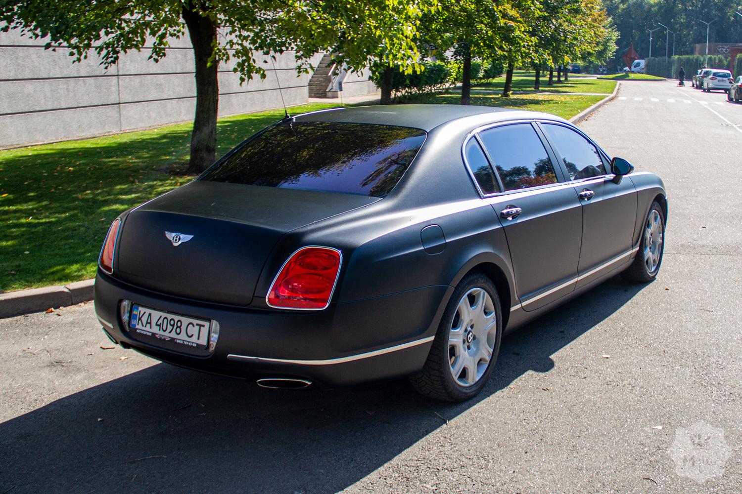 Прокат седана Bentley Continental Flying Spur с водителем в Киеве