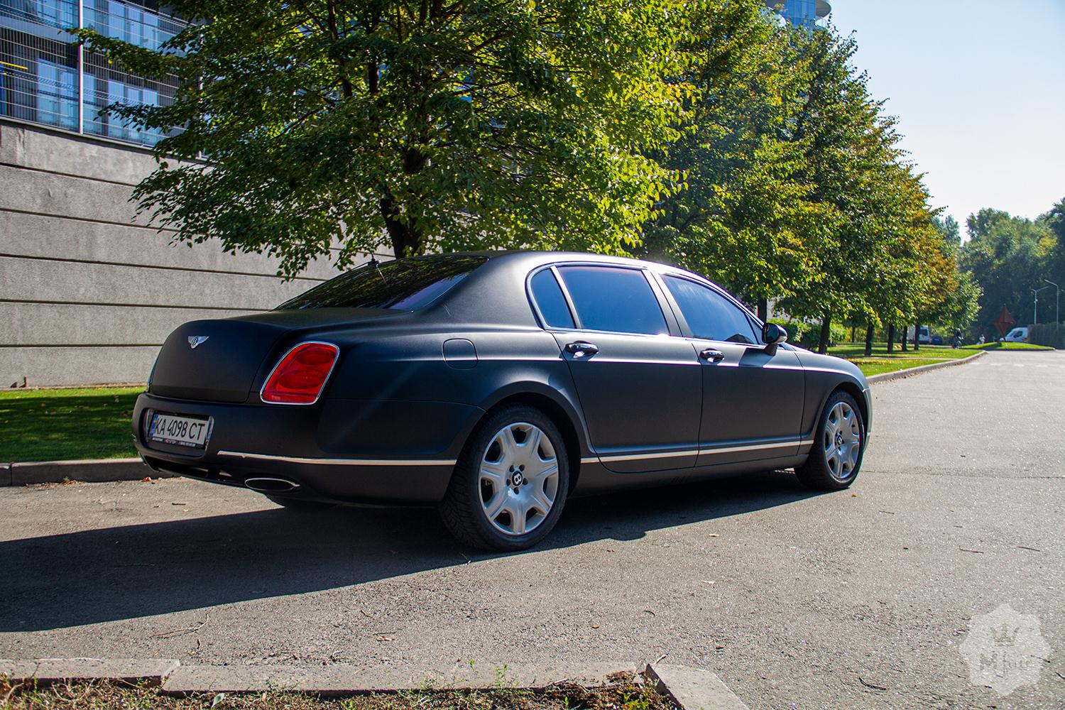 Прокат седана Bentley Continental Flying Spur с водителем в Киеве