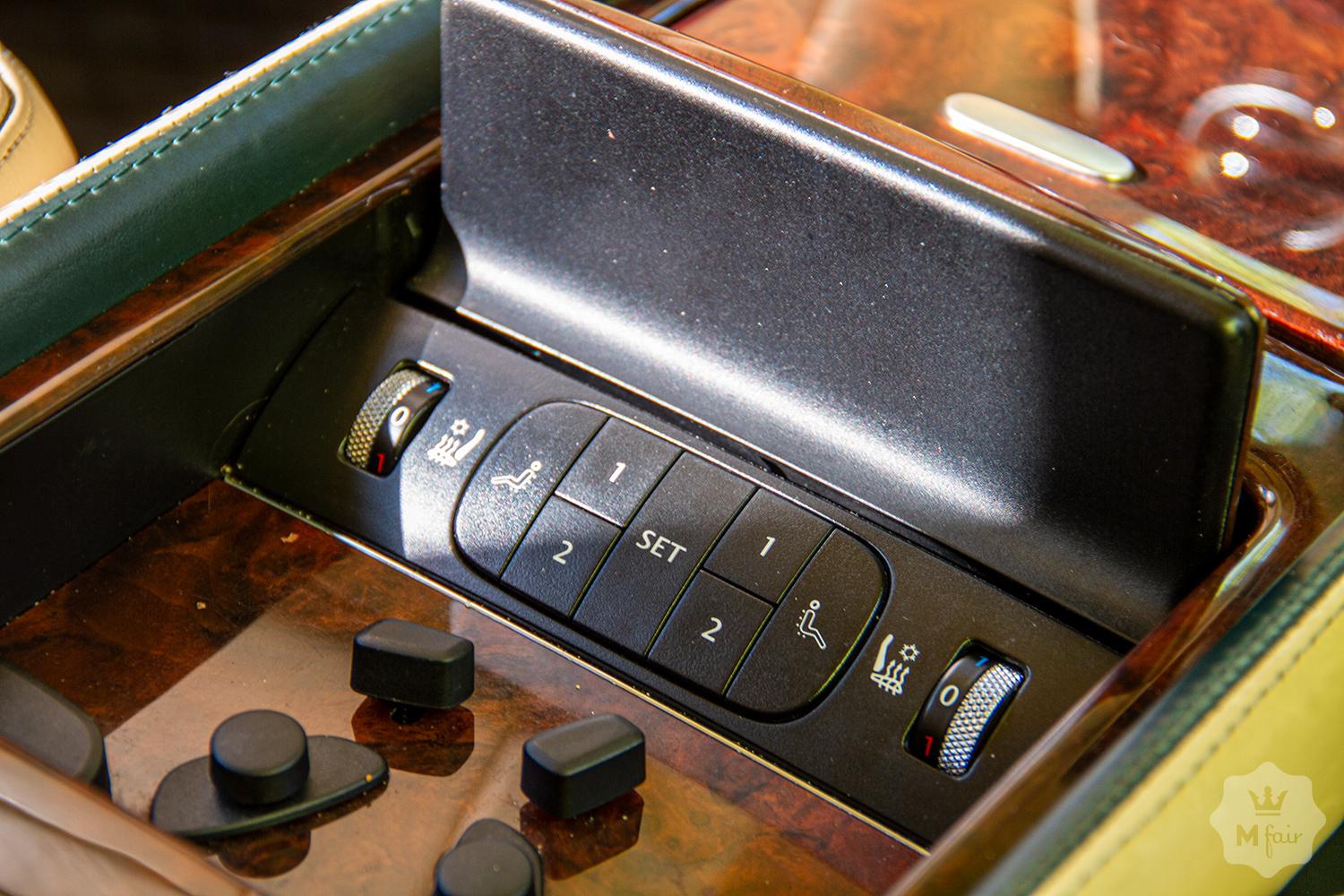 Прокат роскошного Bentley Continental Flying Spur с водителем в Киеве