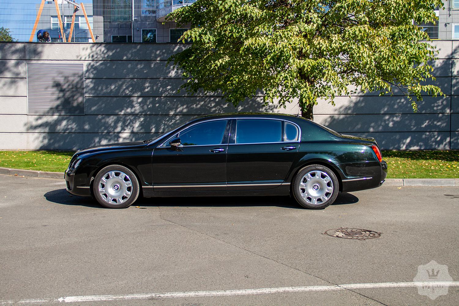 Прокат роскошного Bentley Continental Flying Spur с водителем в Киеве