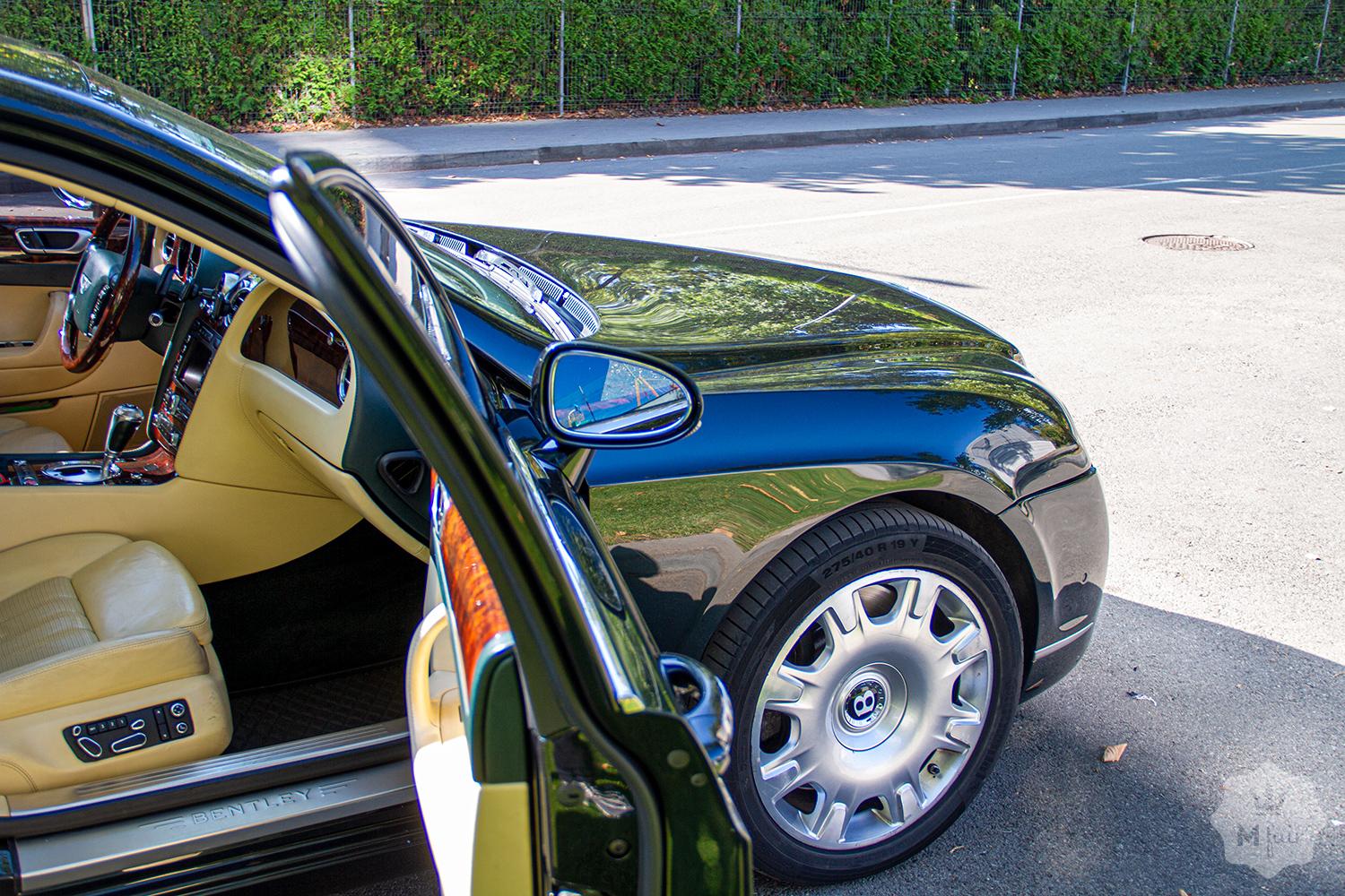 Прокат роскошного Bentley Continental Flying Spur с водителем в Киеве