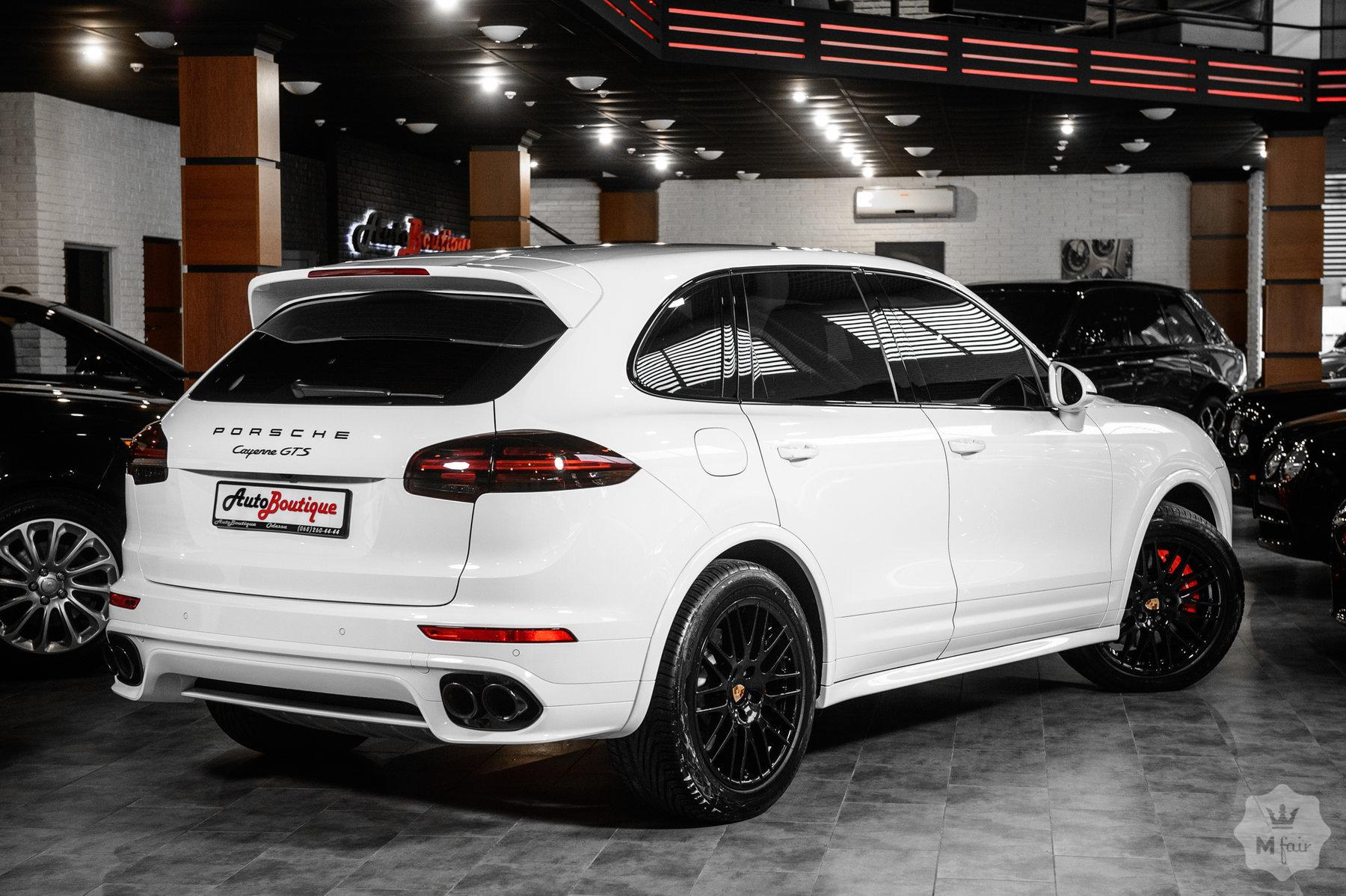 Продажа спорт кроссовера Porsche Cayenne GTS '2016 в Одессе