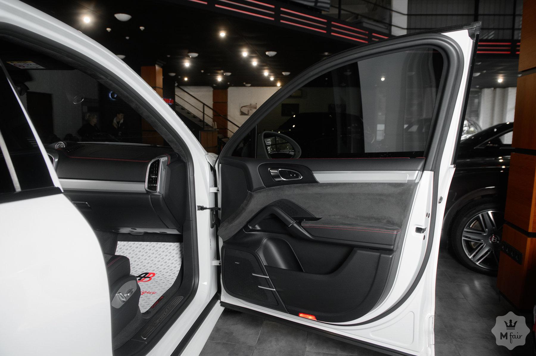 Продажа спорт кроссовера Porsche Cayenne GTS '2016 в Одессе