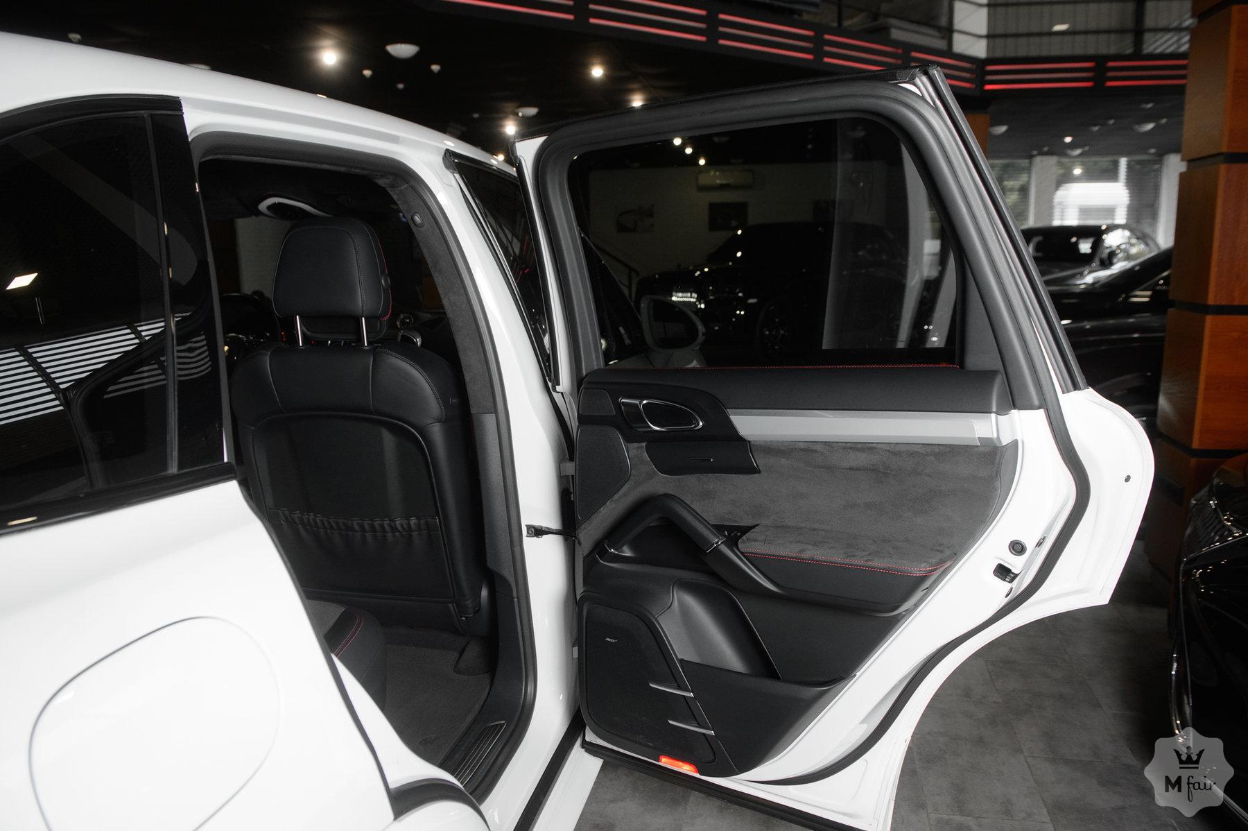 Продажа спорт кроссовера Porsche Cayenne GTS '2016 в Одессе