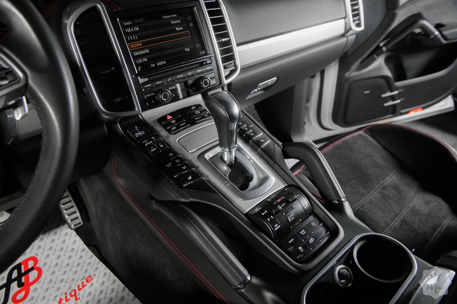 Продажа спорт кроссовера Porsche Cayenne GTS '2016 в Одессе