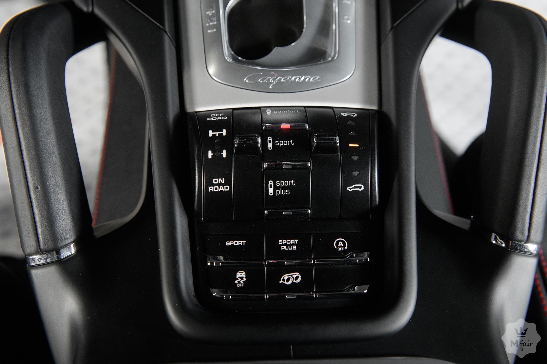 Продажа спорт кроссовера Porsche Cayenne GTS '2016 в Одессе