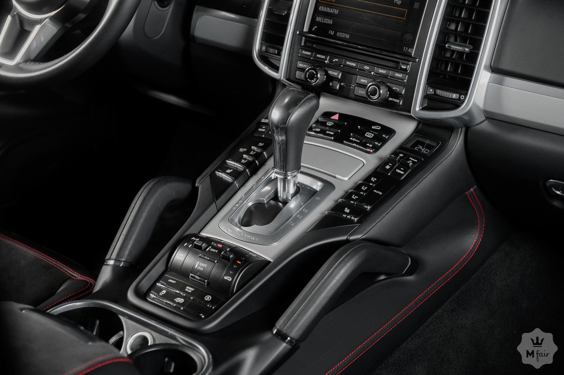 Продажа спорт кроссовера Porsche Cayenne GTS '2016 в Одессе