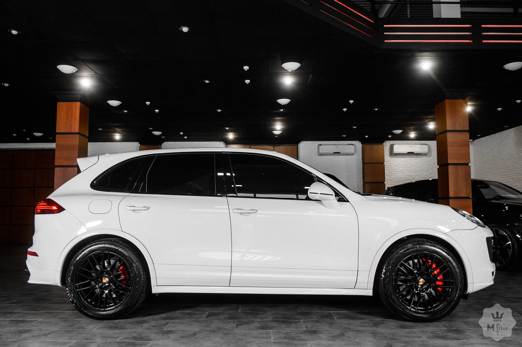 Продажа спорт кроссовера Porsche Cayenne GTS '2016 в Одессе