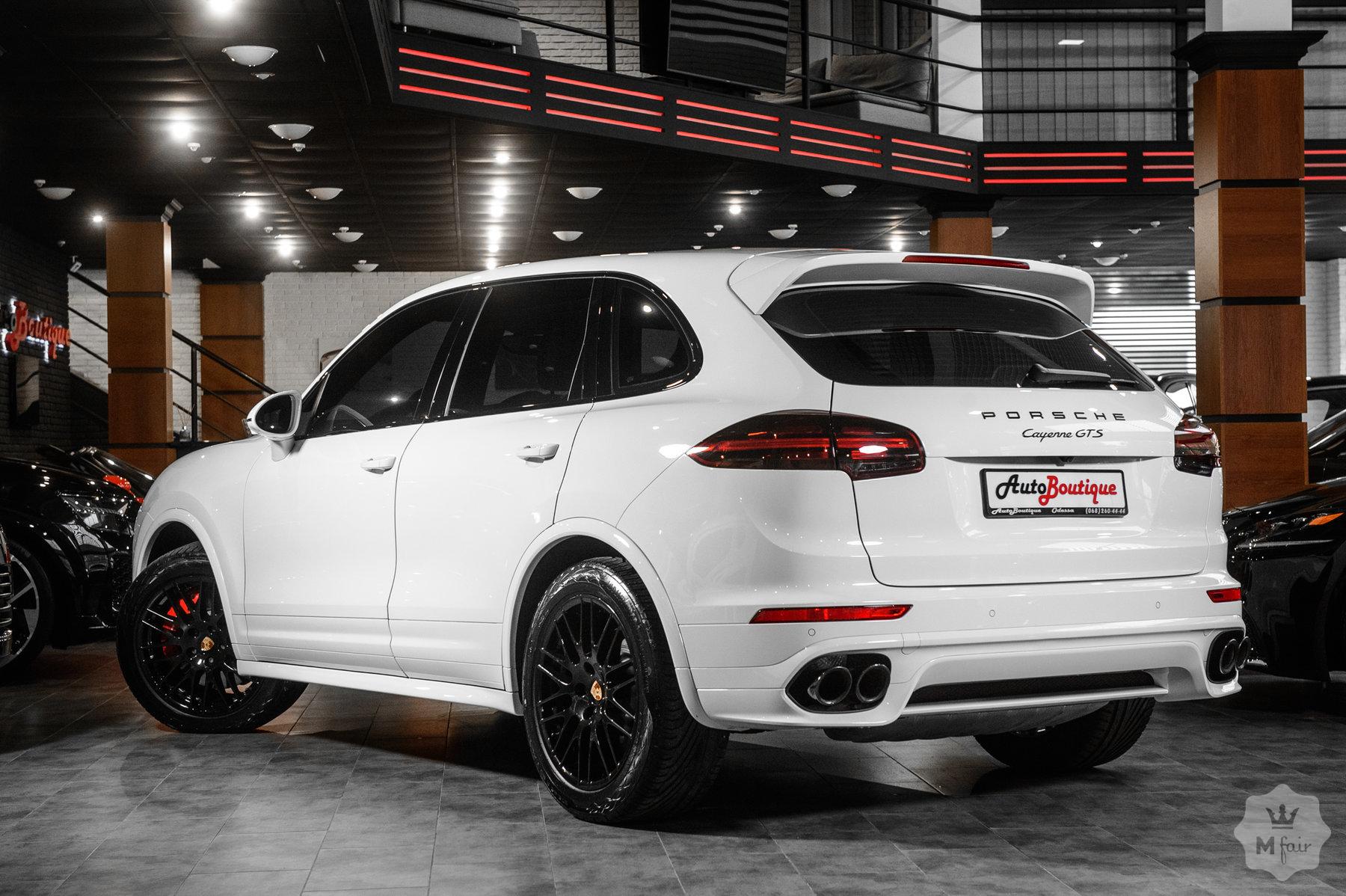 Продажа спорт кроссовера Porsche Cayenne GTS '2016 в Одессе