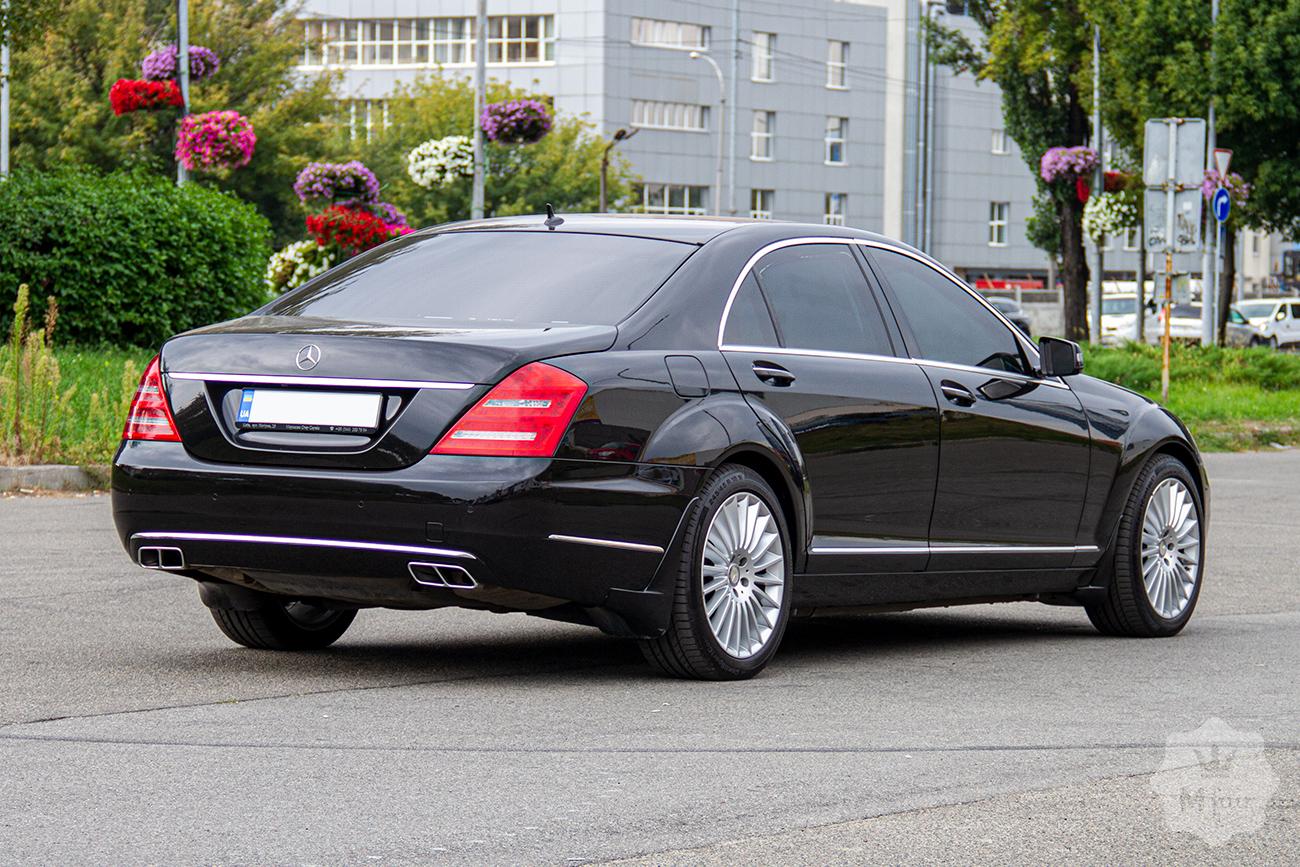 Прокат бронированного Mercedes-Benz S 600 LONG Armour B6/B7 в Киеве