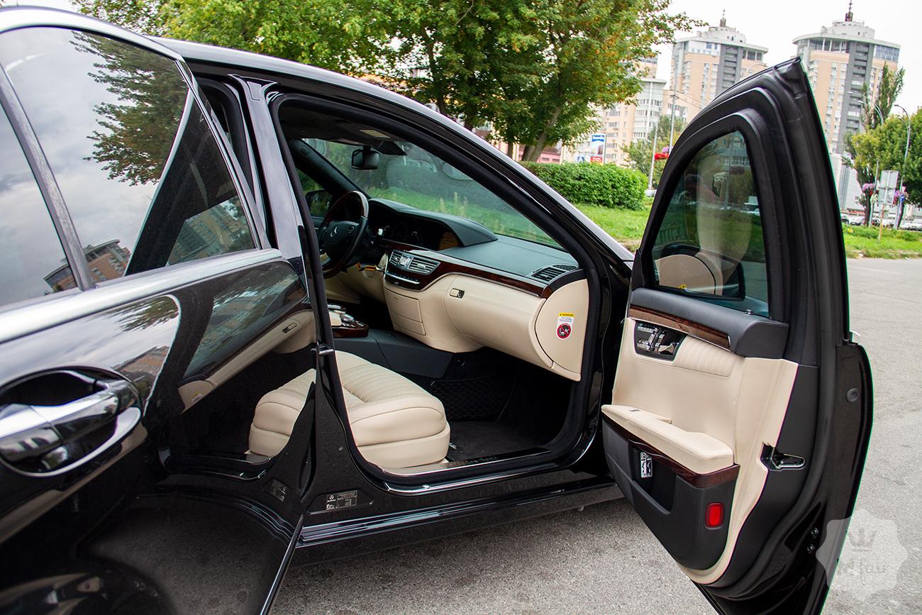 Прокат бронированного Mercedes-Benz S 600 LONG Armour B6/B7 в Киеве