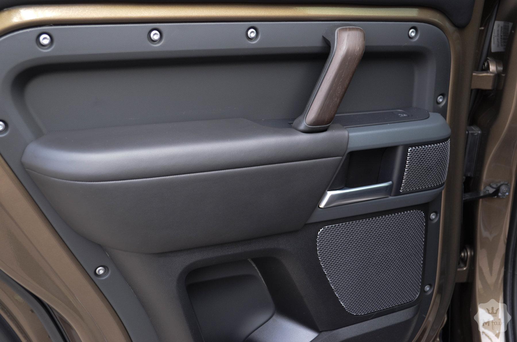 Продажа официального Land Rover Defender X '2020 в Киеве