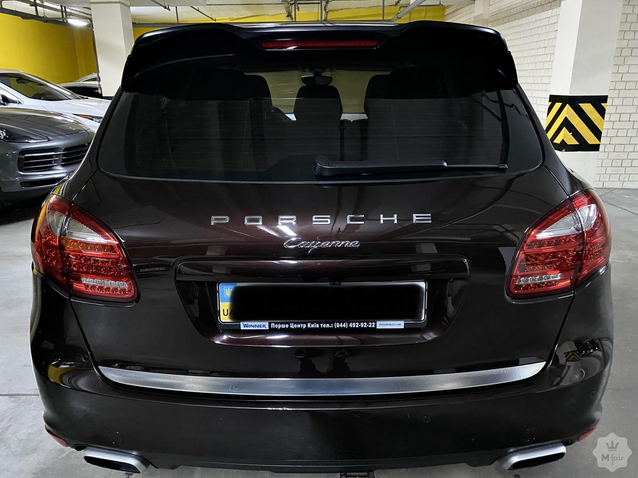 Продажа официального кроссовера Porsche Cayenne '2013 в Киеве